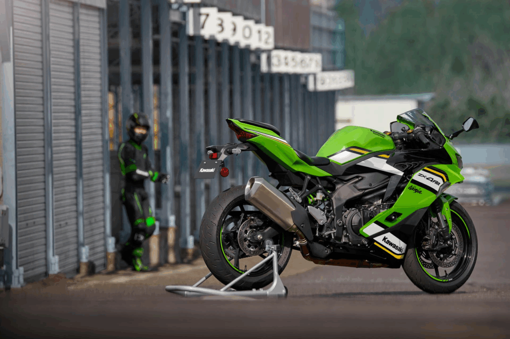 NINJA ZX-4RR Kawasaki | Moto Flecha